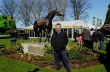 statue